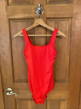 Lands' End Red Women’s Size 6 One-Piece Swimsuit